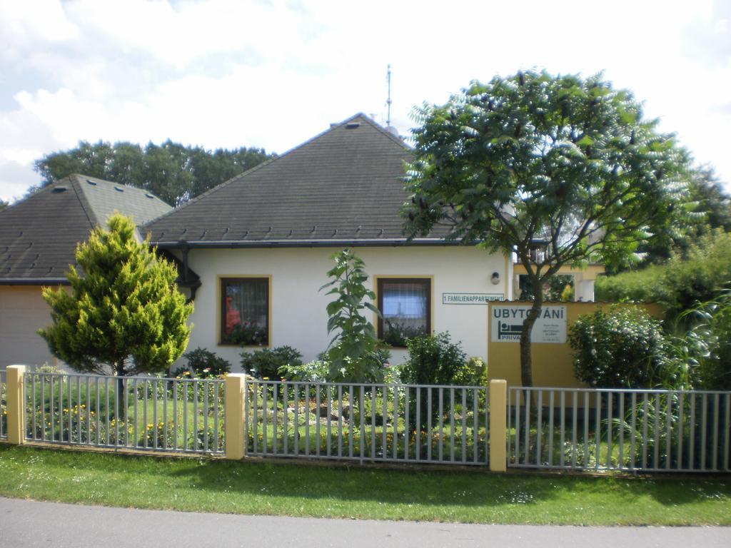 Ferienwohnung Privat Buk 100 Jindřichův Hradec Exterior foto